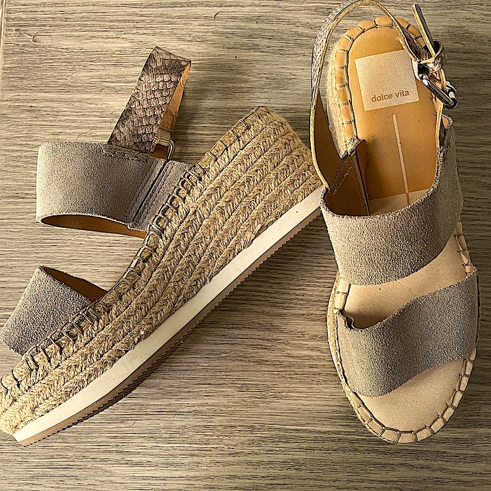 DOLCE VITA GREY/SNAKESKIN ESPADRILLE WEDGE SANDAL - SIZE 7